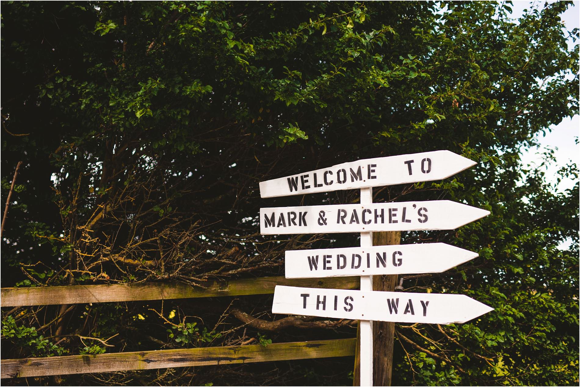 WEDDING PHOTOGRAPHER