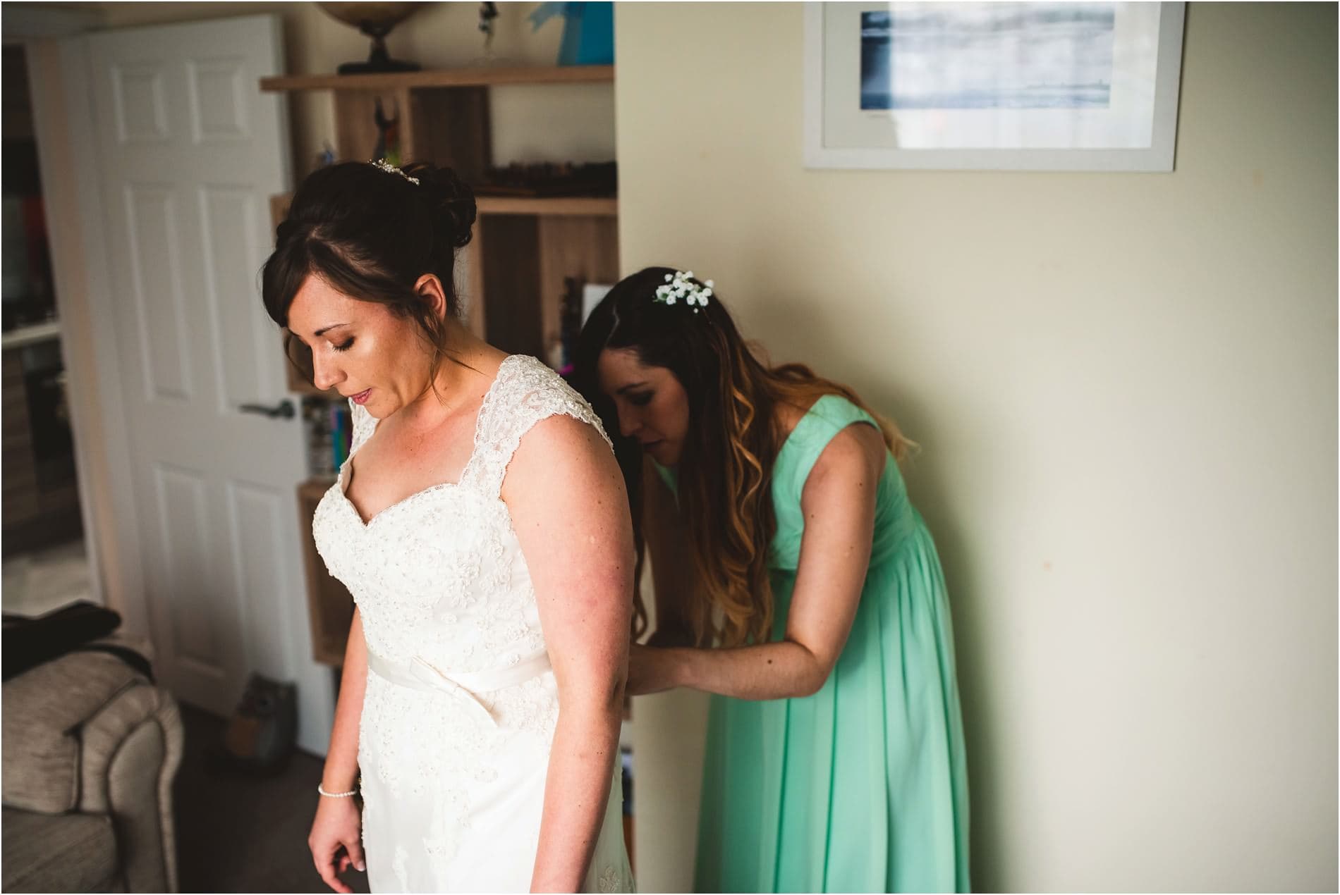 WEDDING PHOTOGRAPHER