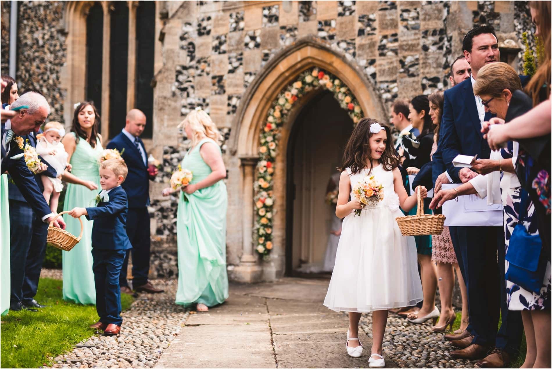 WEDDING PHOTOGRAPHER