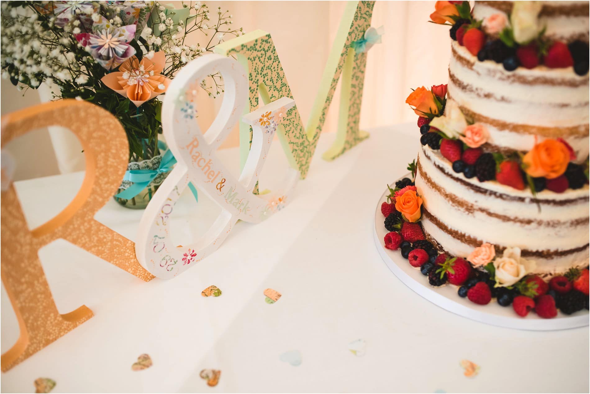 WEDDING PHOTOGRAPHER