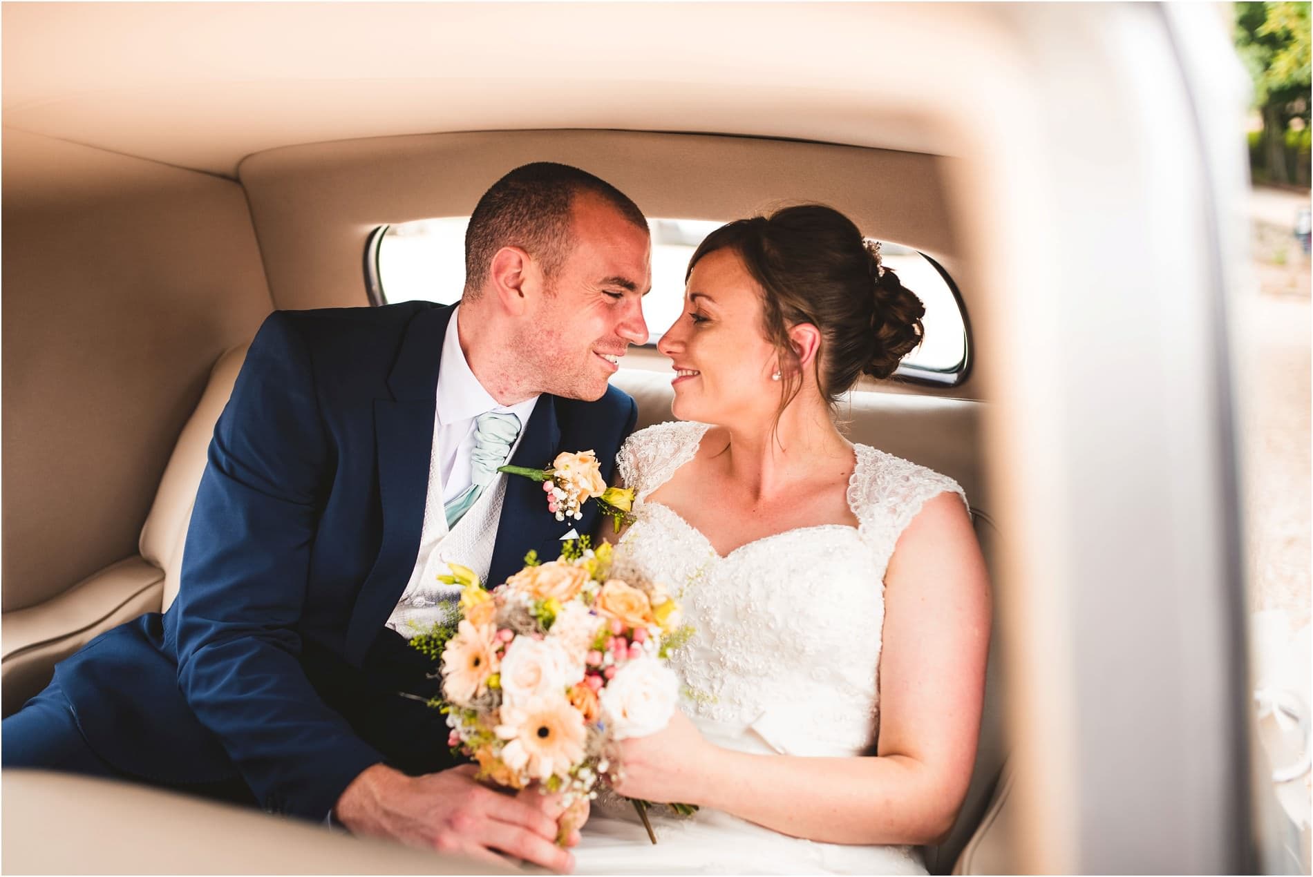 WEDDING PHOTOGRAPHER