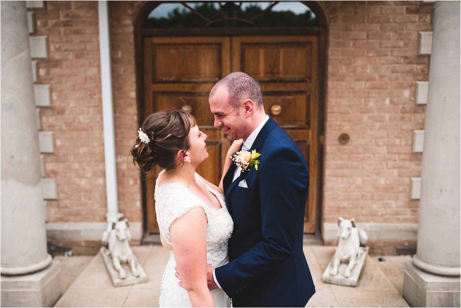 WEDDING PHOTOGRAPHER