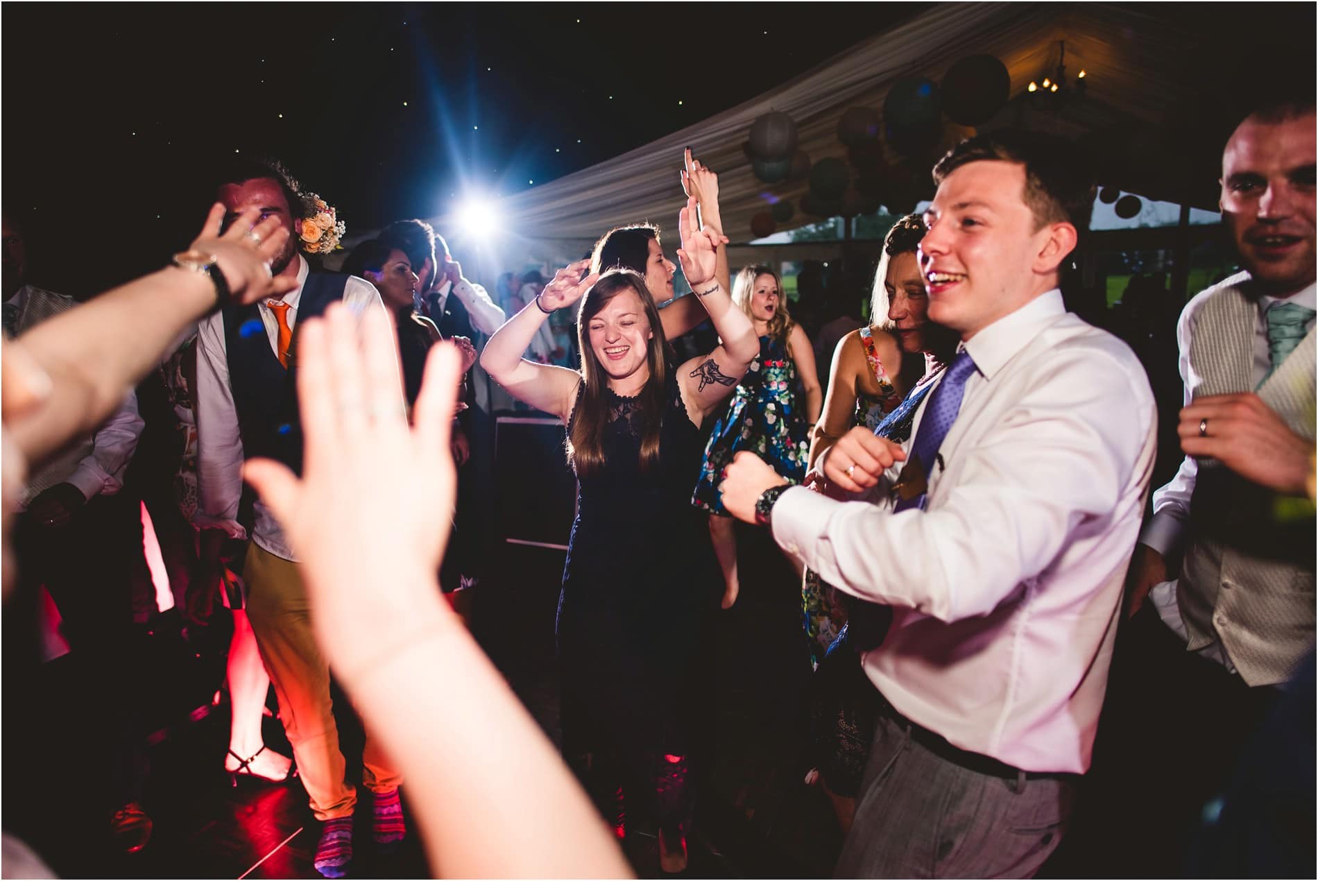 WEDDING PHOTOGRAPHER