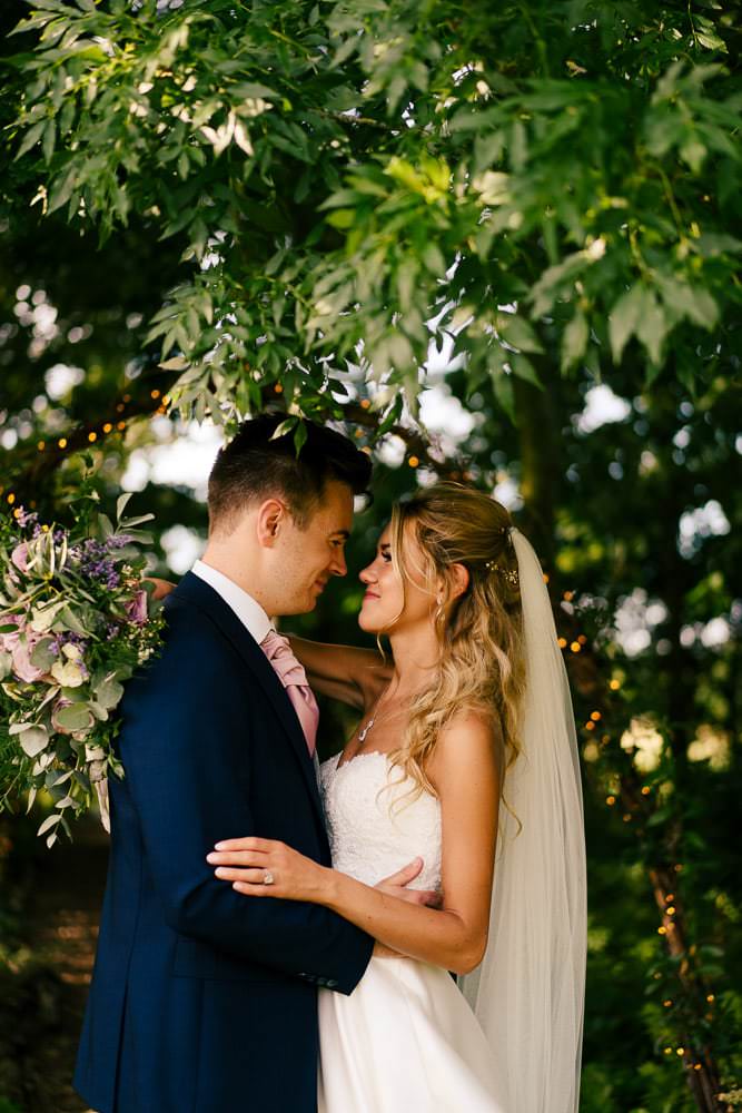a chaucer barn wedding