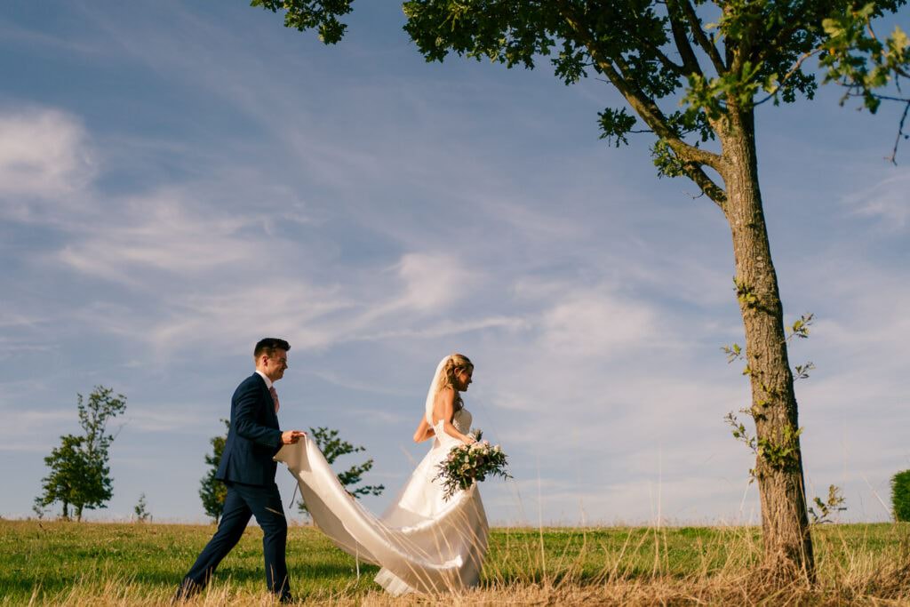 a chaucer barn wedding